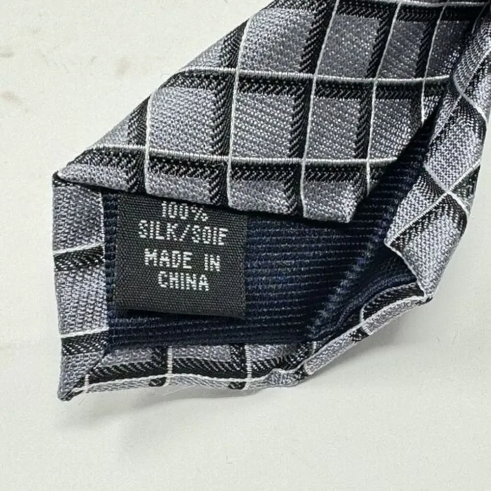 Michael Kors Men's Grey Silk 3D Square Pattern‎ Excellent Condition